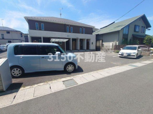 ロジェヨシヤマの駐車場