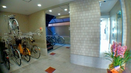 【その他共用部分】 | DGCOURT | 自転車置き場
１部屋1台付いてます