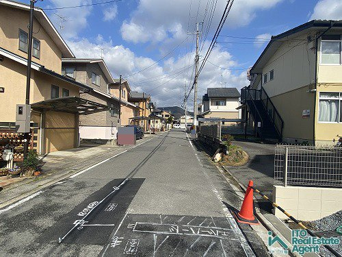 岩倉花園町8期１号地 新築戸建の前面道路含む現地写真