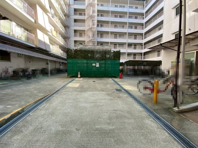 【価格改定】西京極ガーデンハイツの外観|駐輪場スペースも広々としています。