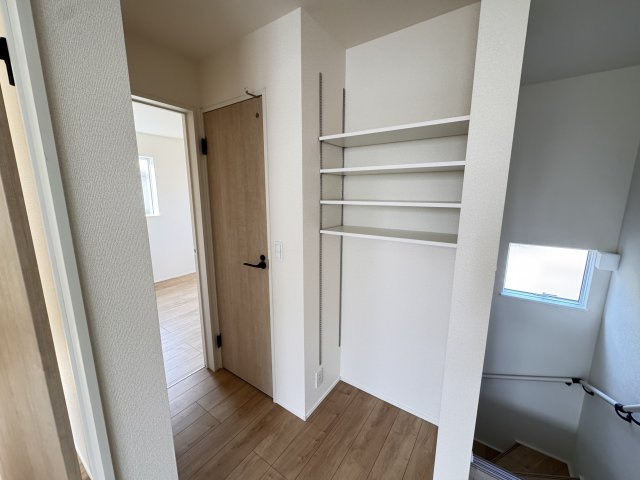 リナージュ前橋六供町1丁目01期　1号棟の玄関|落ち着いた玄関です。モニター付きインターホン標準装備！