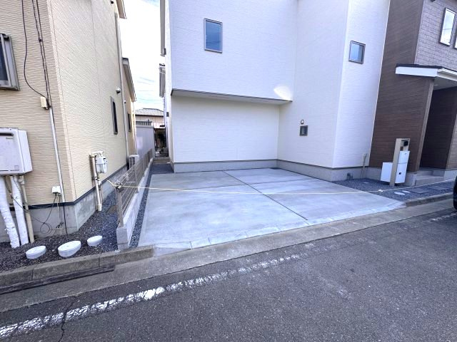 リナージュ前橋六供町1丁目01期　1号棟の駐車場|駐車場もキレイに整備されています。並列２台駐車可能です。