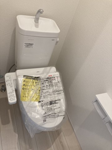 リナージュ前橋六供町1丁目01期　1号棟のトイレ|2階トイレです。清潔感のある白を基調としています。