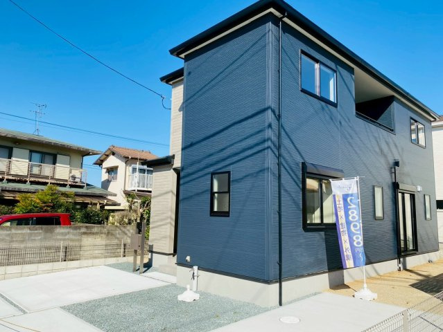 リーブルガーデン／北区麻生田第七／１号棟の前面道路含む現地写真