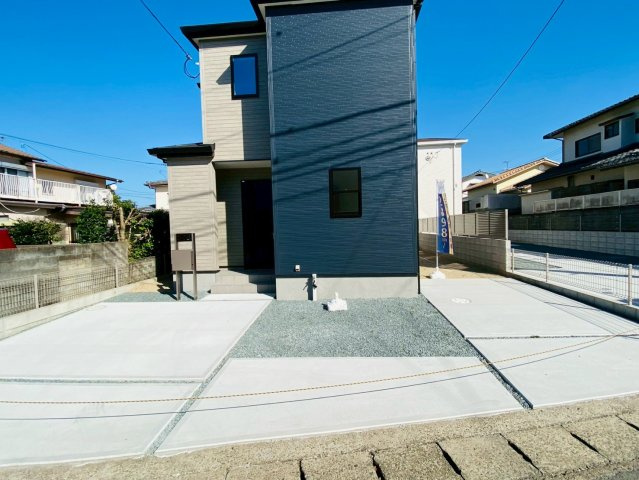 リーブルガーデン／北区麻生田第七／１号棟の前面道路含む現地写真