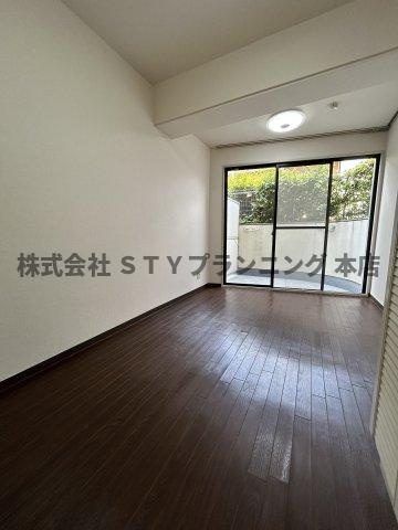 仲介手数料０円！アトリウム前田の居間・リビング