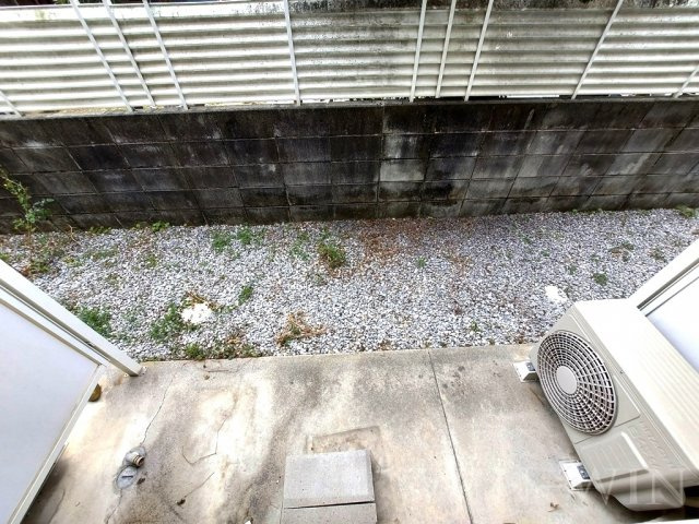 ウイングコート東小池 A棟のバルコニー