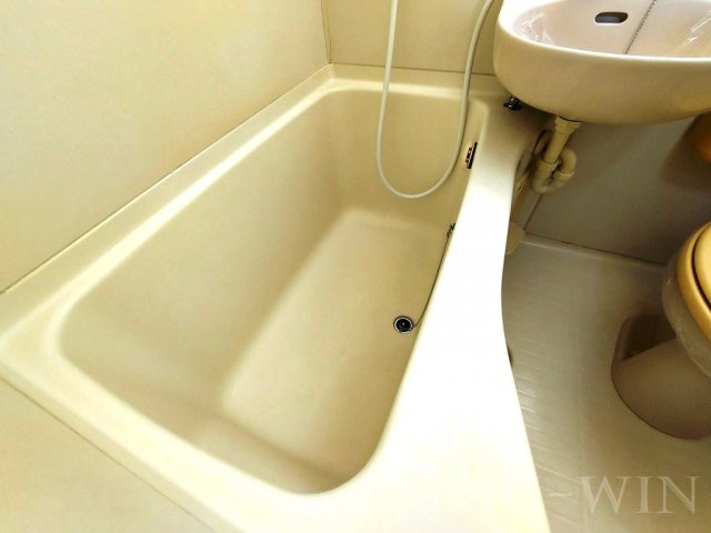 ウイングコート東小池 A棟の浴室
