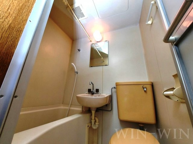 ウイングコート東小池 A棟の浴室