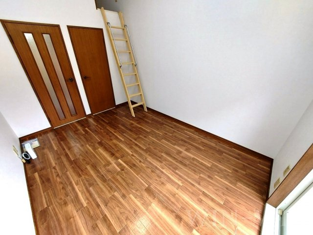 ウイングコート東小池 A棟の居間・リビング