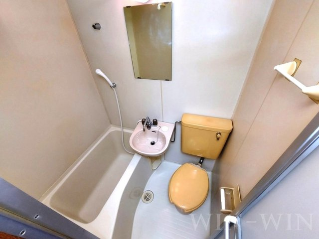 ウイングコート東小池 A棟の浴室