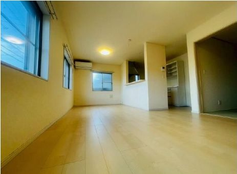 岸和田市尾生町4丁目　戸建の居間・リビング