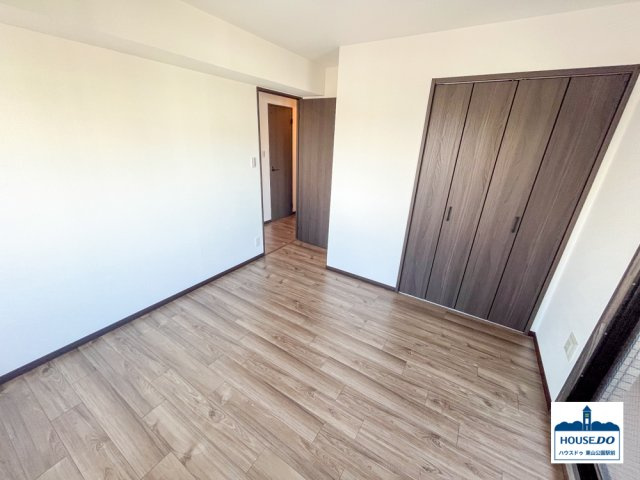 角部屋12階で日照良好！3路線利用可！ライオンズシティ鶴舞の洋室|東側6帖洋室のクローゼットです