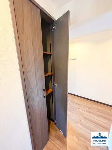 角部屋12階で日照良好！3路線利用可！ライオンズシティ鶴舞の収納|北東側4.5帖洋室のクローゼットです