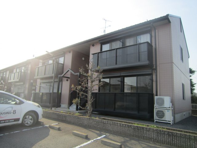 ひたちなか市大字高場のアパートの外観|外観の写真です。