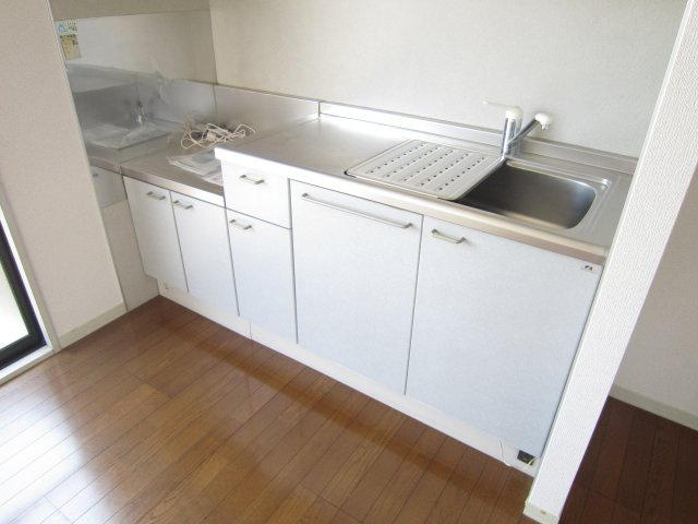 ひたちなか市大字高場のアパートのキッチン|キッチンの写真です。
