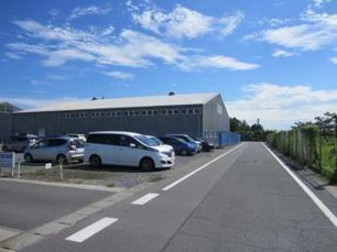 SHパーキング高場（高場駐車場）の外観|現地と接道の写真です。