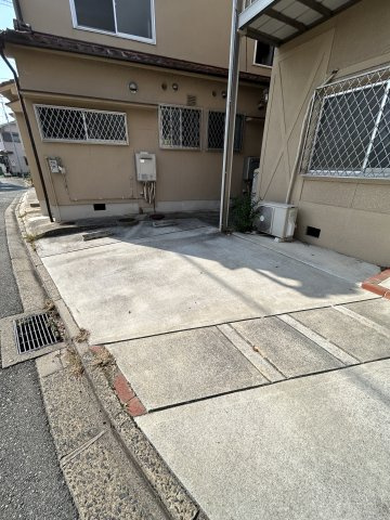 ウララハウスⅡの駐車場