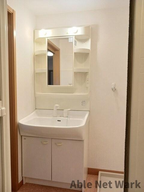 エストレーノｋｏｅｉの洗面所|コンパクトで使いやすい洗面所