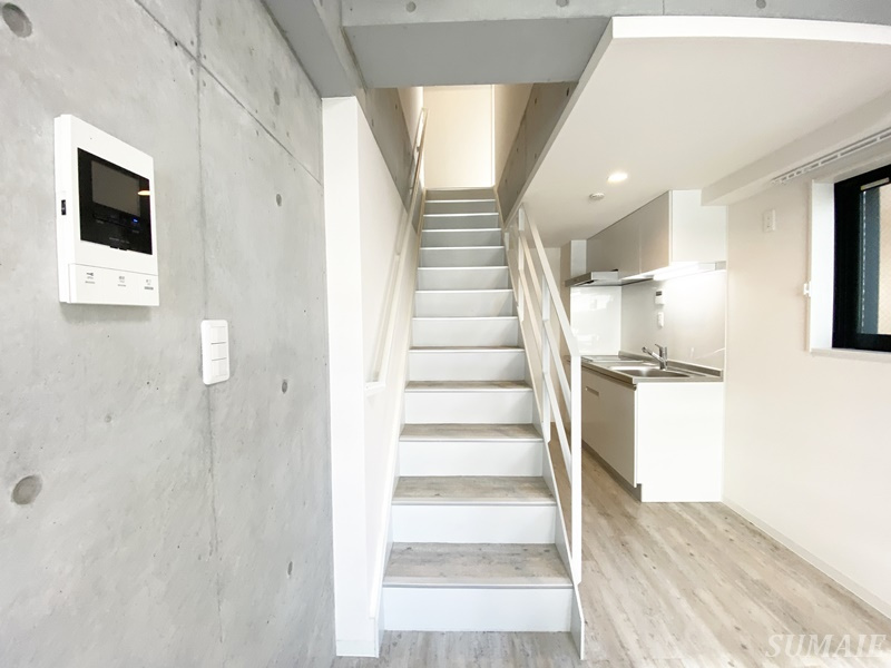 プラチナフォルム駒込の内装|階段☆