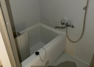 【浴室】 | チサンマンション第二本厚木 | 入浴時の快適さも大事なことですが、綺麗な状態を維持できなければ気持ちよく入浴できません。毎日の掃除が楽という点は大事なポイントになります！カビが生えにくく掃除がしやすい、壁や浴槽を選ぶといいでしょう。