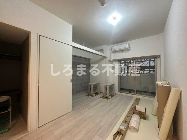 セレニテフラン本町の居間・リビング