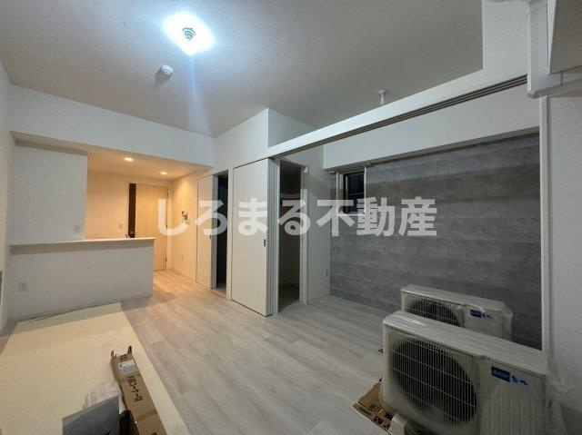 セレニテフラン本町の居間・リビング