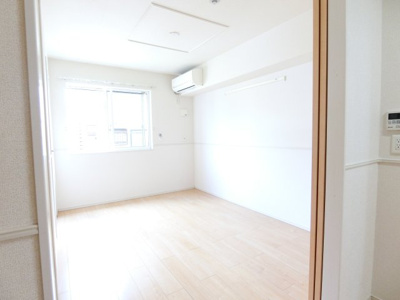 【洋室】 | Royal Life