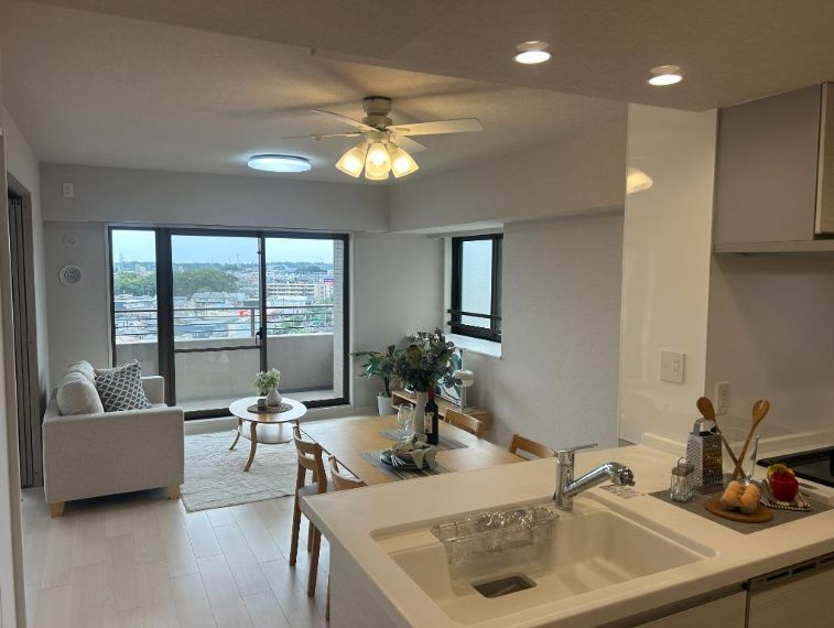 仲介手数料無料　コスモシティ新所沢けやき台の居間・リビング