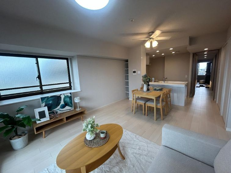 仲介手数料無料　コスモシティ新所沢けやき台の居間・リビング