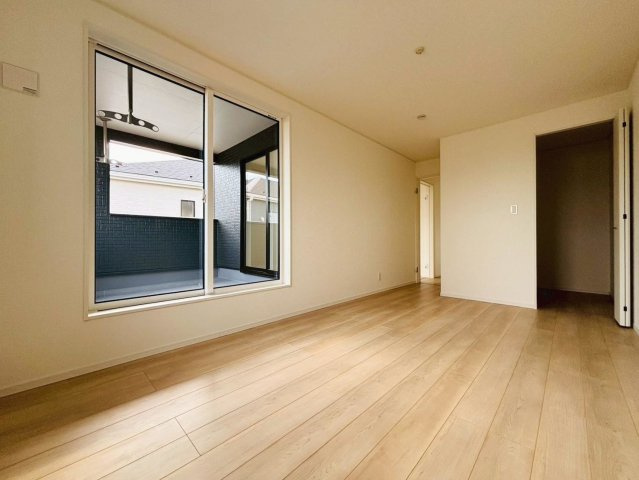 クワイエ　羽島市上中町長間第2　全3区画分譲のトイレ|超表面平滑加工とイオンパワーの「セフィオンテクト」加工で、汚れが付きにくく落ちやすい仕様のトイレです。
またツイントルネード洗浄で少ない水でも前方の返し部分から後方部までしっかり洗浄できます！