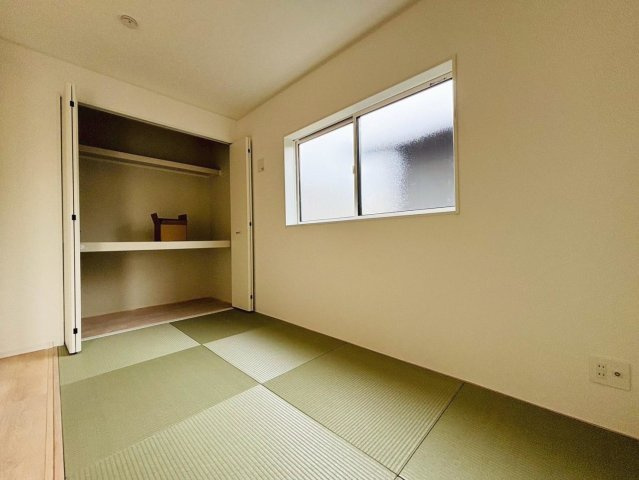 クワイエ　羽島市上中町長間第2　全3区画分譲の和室|一室あると便利な和室は、ご来客時はもちろん、お子様のお昼寝や遊び場、寝室としてもご利用いただけます。
日本の良き文化を引き継ぐ、色々な用途で使える、癒しの空間です。