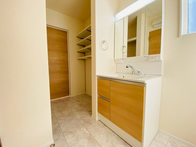 リーブルガーデン／北区麻生田第七／２号棟の独立洗面台