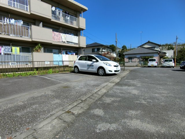 マンション加藤の駐車場