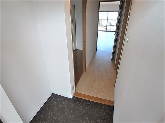 プラージュ御崎の玄関|玄関から綺麗です