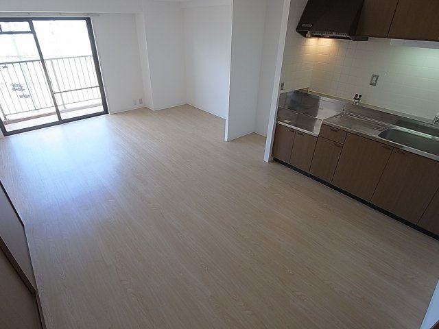 プラージュ御崎の居間・リビング|リビングスペース15帖広々使えます