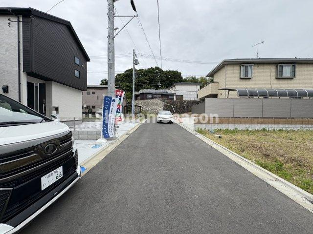 【前面道路含む現地写真】