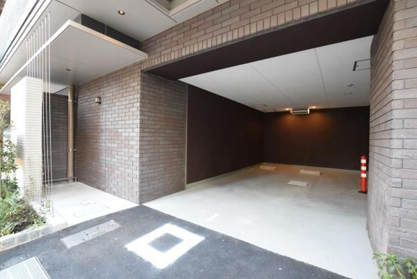 Brillia ist 上野御徒町の駐車場