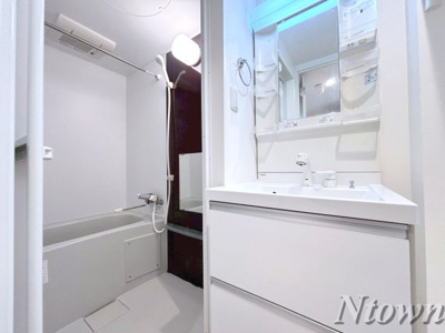 【洗面所】 | BLUE GARDEN | スペースが確保できる洗面所です