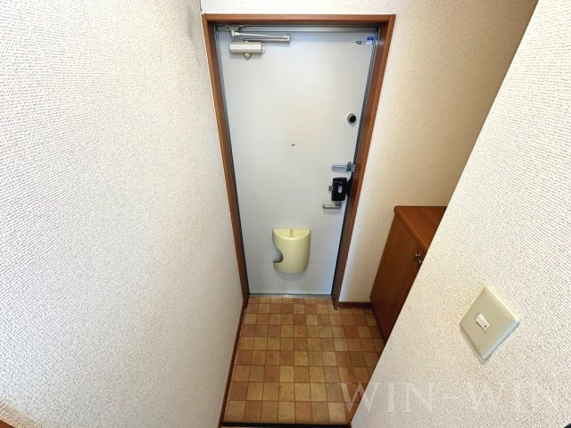 ウイング天伯 Aの玄関