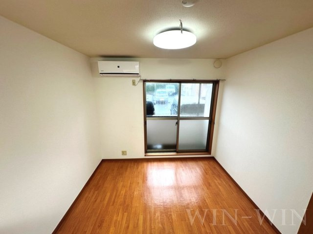 ウイング天伯 Aの居間・リビング