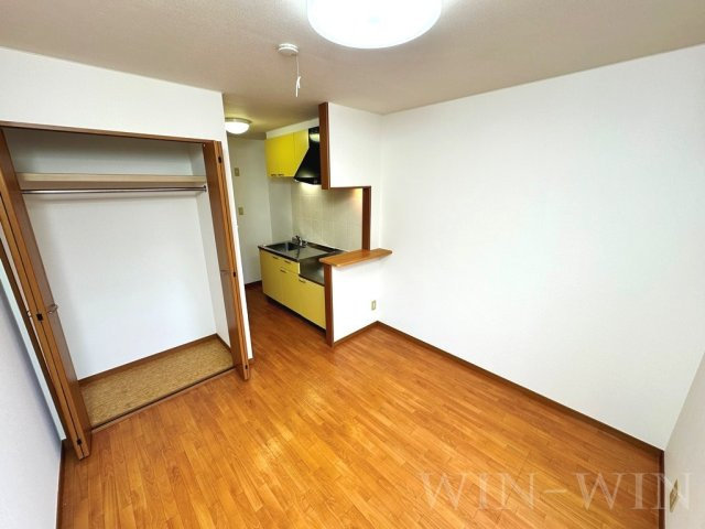 ウイング天伯 Aの居間・リビング