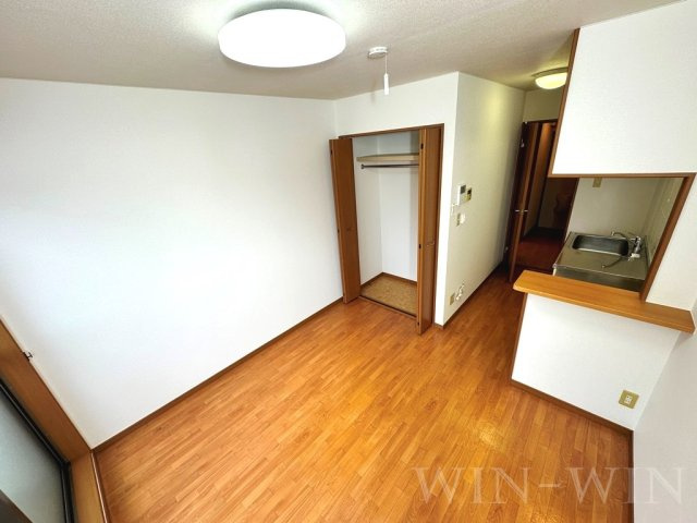 ウイング天伯 Aの居間・リビング