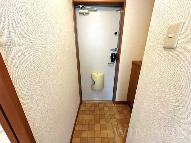 ウイング天伯 Aの玄関