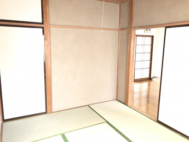 利根川ハイツB棟の和室|ゆったりとくつろげる和室です