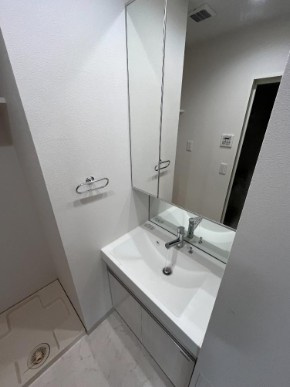 【独立洗面台】 | オールメゾン西荻窪 | 嬉しい独立洗面台付き。