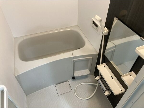 ハイグランド大高の浴室