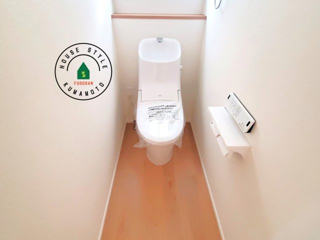 熊本県宇土市馬之瀬町第2₋2棟(4号棟)の内観：施工例|温水洗浄便座を完備しております。2ヶ所にトイレがあるのは朝の慌ただしい時間も安心です。