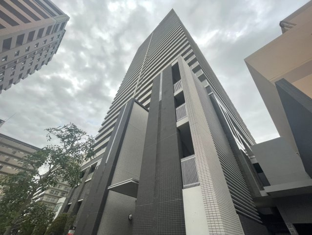 ロイヤルメドゥ香里園タワーの外観