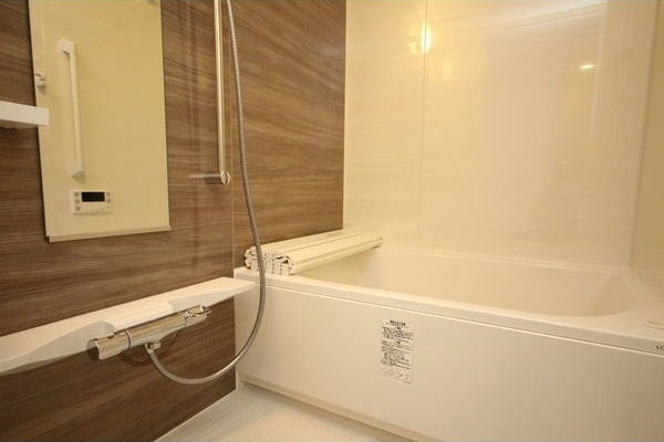 ルシェット白川公園の浴室